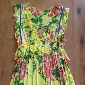 Romantic yellow floral maxi